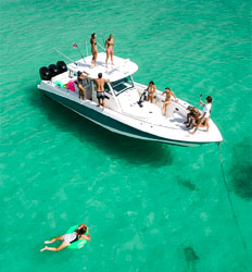 37' Private Motor Boat Rental Bocas Del Toro