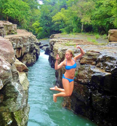 Deep Water Solo Bouldering