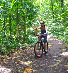 Excursión a la Plantación de Cacao en Bicicleta de Montaña