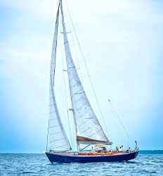 Renta de Velero Clásico Privado de 74' en Bocas Del Toro