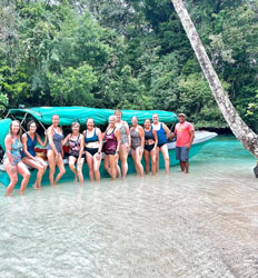 Renta de Panga Privada en Bocas Del Toro
