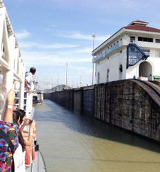 Tránsito Parcial en El Canal de Panamá